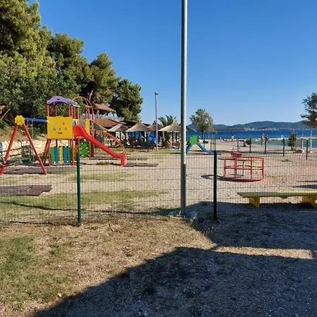 Kemp Regina Mobile 3 Bedrooms, 100m To Beach, Family Friendly *
