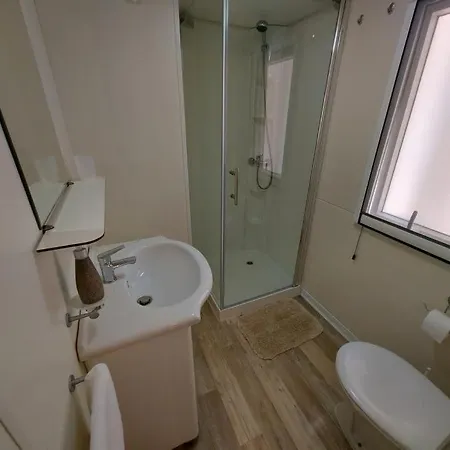 Regina Mobile 3 Bedrooms, 100m To Beach, Family Friendly Sveti Filip i Jakov
